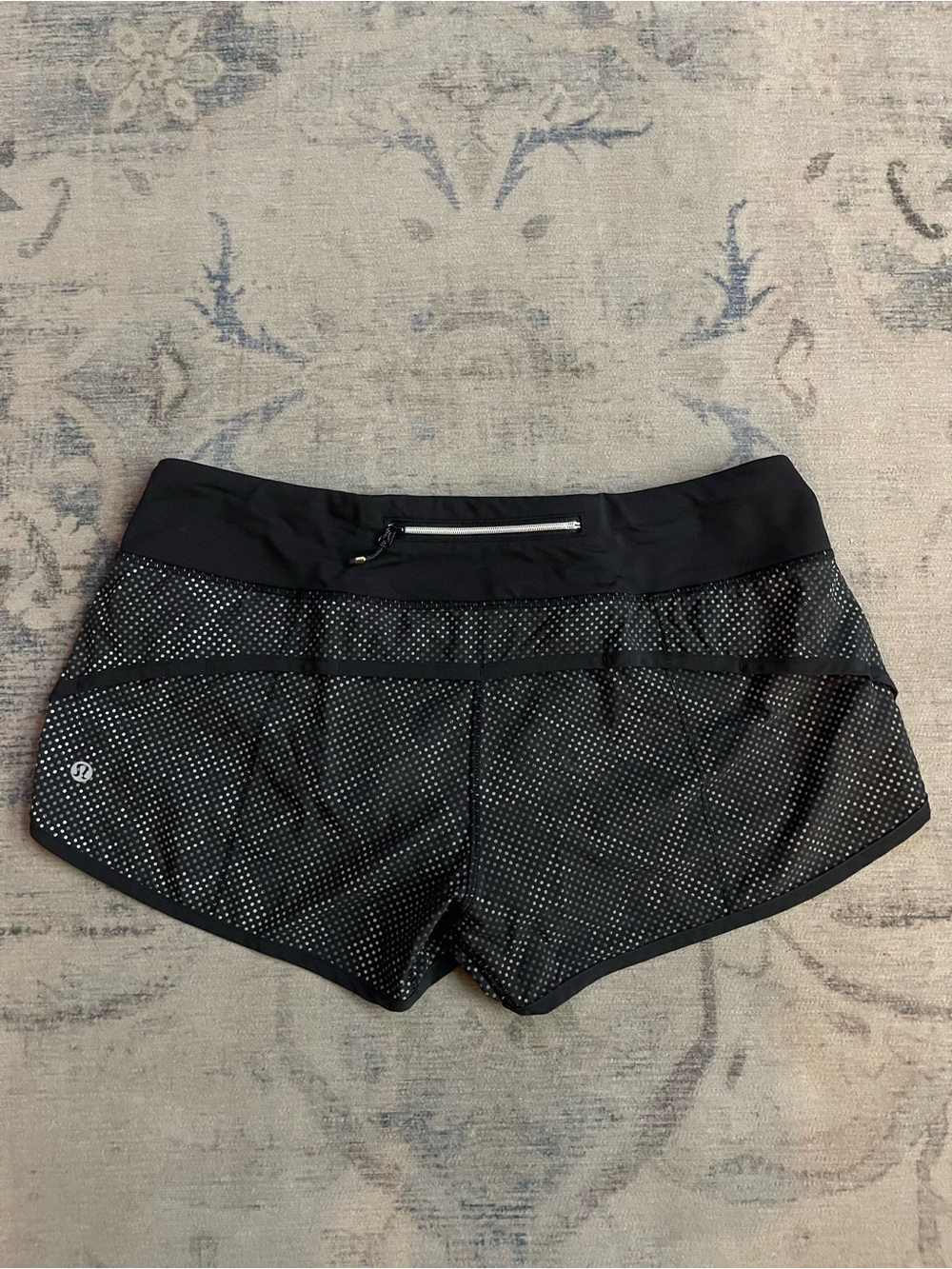 Lululemon Speed Short Kill the Lights Reflective Dots Size 8 Rare